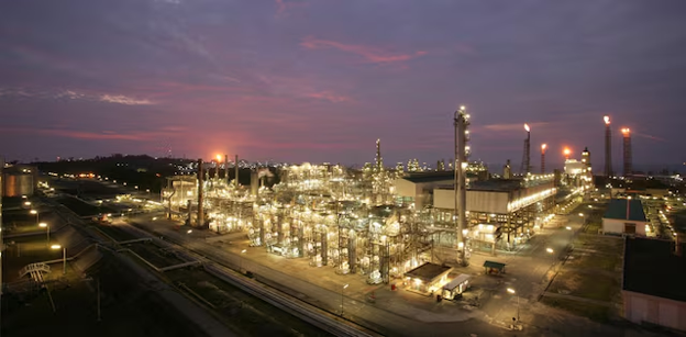 Photo of GTL plant at dusk